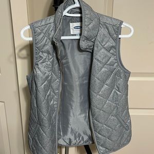 Old navy thin vest- worn 1-2 times only